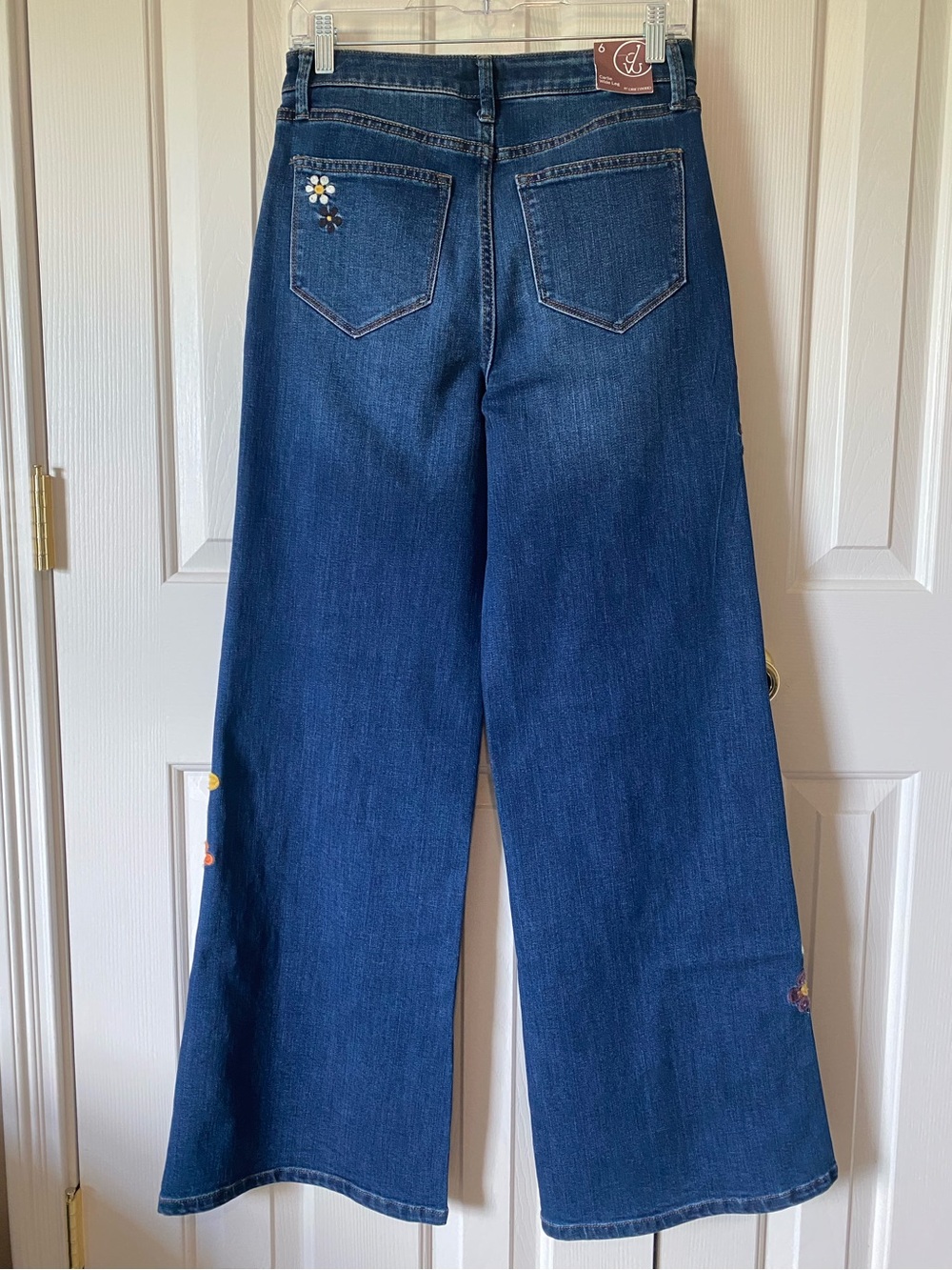 Women’s DRIFTWOOD Carlie Wide Leg Dark Blue Floral Embroidered Jeans Size 6 - Picture 7 of 11